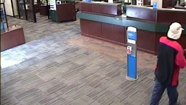 Sheriff's detectives searching for man linked to Tucson bank robbery